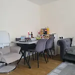 Cosy London Apartment In Waynflete Square