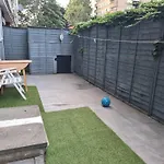 Cosy London Apartment In Waynflete Square